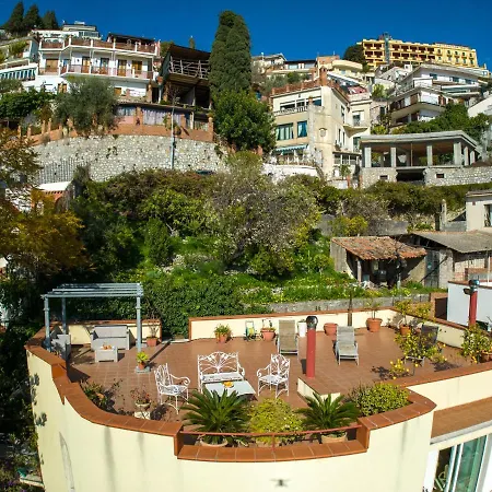 Giannina Bed and Breakfast 4*