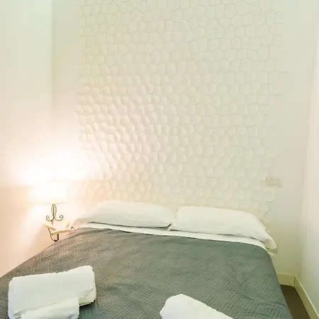 Giannina Oda ve Kahvaltı Taormina