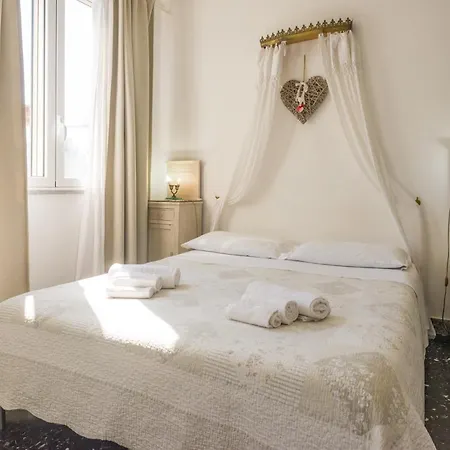 Giannina Oda ve Kahvaltı Taormina