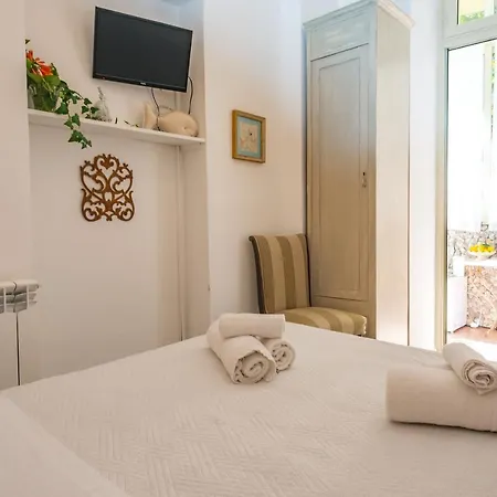 Oda ve Kahvaltı Giannina Taormina